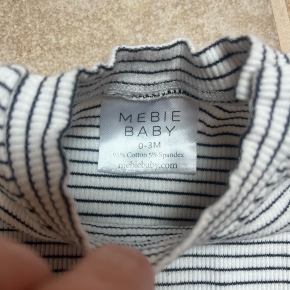 0-3 month Mebie Baby black and white striped 2 piece long sleeve set - Picture 3 of 3